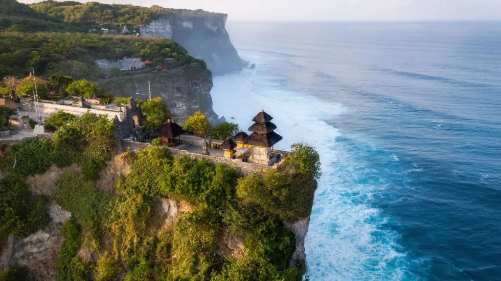 Uluwatu Temple and Kecak Uluwatu Day Tour | King Julian Bali Tour – Bali Private Tour & Activities